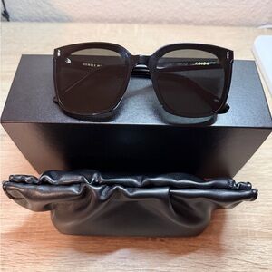 GENTLE MONSTER Black Square Sunglasses